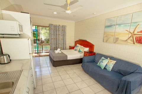 Tropical Palms Resort & 4WD Hire - Accommodation Asia 0