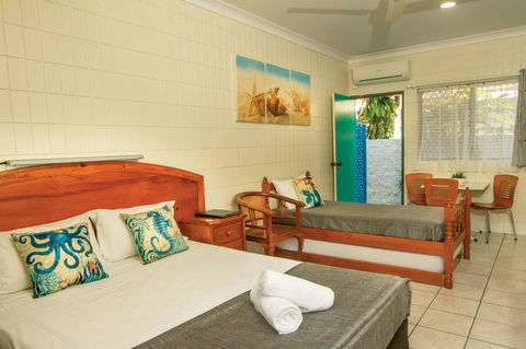 Tropical Palms Resort & 4WD Hire - Accommodation Asia 6