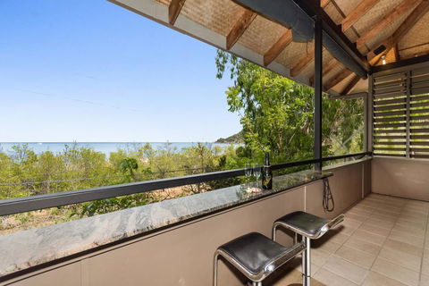 Absolute Beachfront - Accommodation China 3