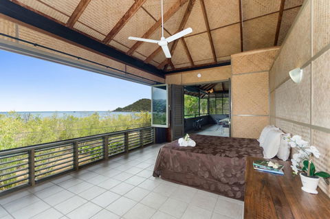 Absolute Beachfront - Accommodation China 6