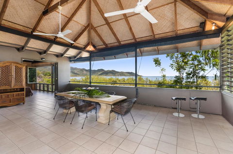 Absolute Beachfront - Accommodation China 5
