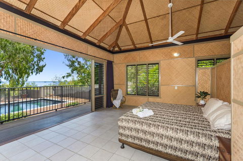 Absolute Beachfront - Accommodation China 11