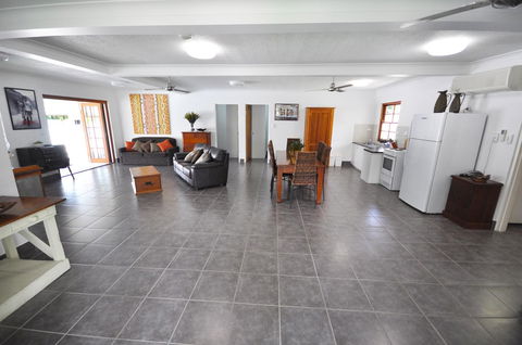 Island Adventure Holiday House - Accommodation Asia 4