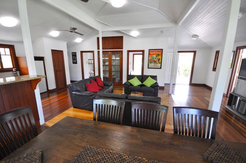 Island Adventure Holiday House - Accommodation Asia 3