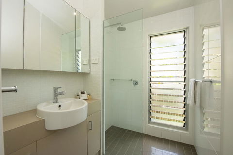 Whispering Palms - Accommodation China 9