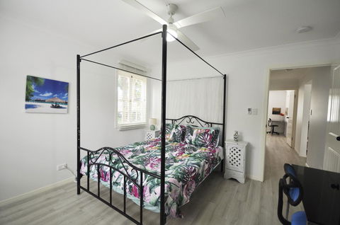 Retro Beach Flat - Accommodation Asia 8