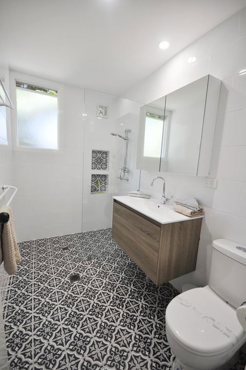 Retro Beach Flat - Accommodation Asia 6