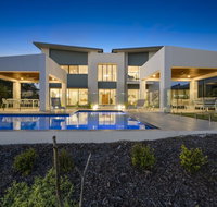 Luxury Canal Front Holiday House - Accommodation Asia