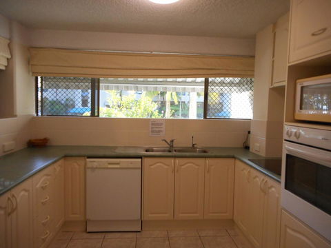 Placid Waters Holiday Apartments - Accommodation Asia 16