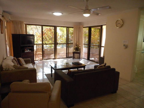 Placid Waters Holiday Apartments - Accommodation Asia 13