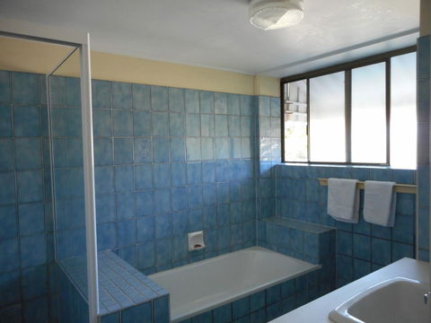 Placid Waters Holiday Apartments - Accommodation Asia 14