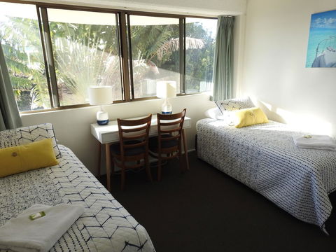 Placid Waters Holiday Apartments - Accommodation Asia 11