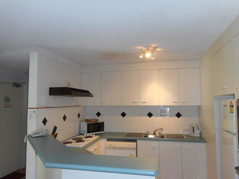Placid Waters Holiday Apartments - Accommodation Asia 12