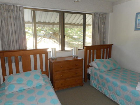 Placid Waters Holiday Apartments - Accommodation Asia 18