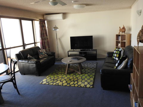 Placid Waters Holiday Apartments - Accommodation Asia 8