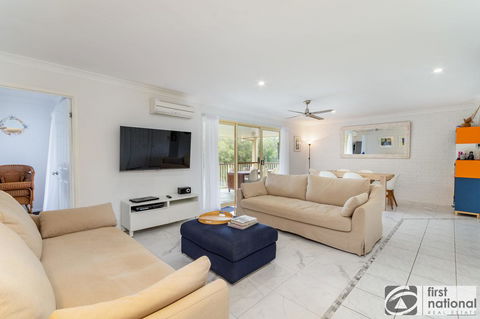 Immaculate Spacious Second Floor Unit Overlooking Pristine Parklands - Accommodation Asia 9