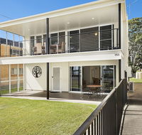Waterfront Retreat with room for a boat - Welsby Pde Bongaree