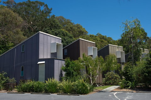 Allure Stradbroke Resort - Accommodation Guide 1
