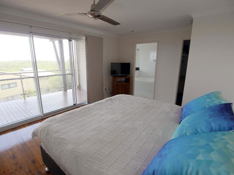 Blue Water Views 1 - Accommodation Asia 3