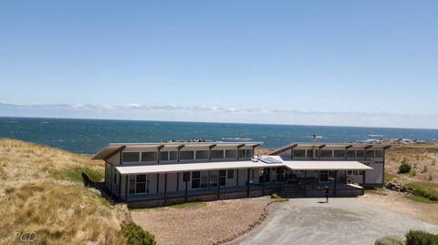 Turnstone Beach House - Accommodation Guide 8