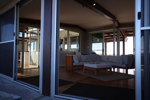 Turnstone Beach House - Accommodation Guide 11