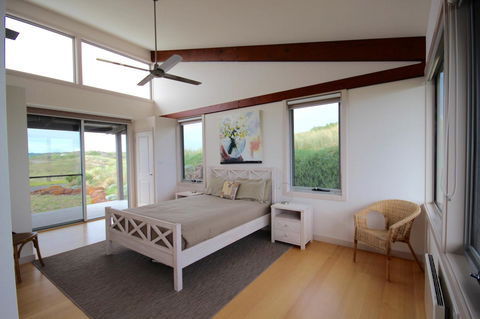 Turnstone Beach House - Accommodation Guide 23
