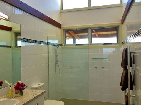 Turnstone Beach House - Accommodation Guide 7