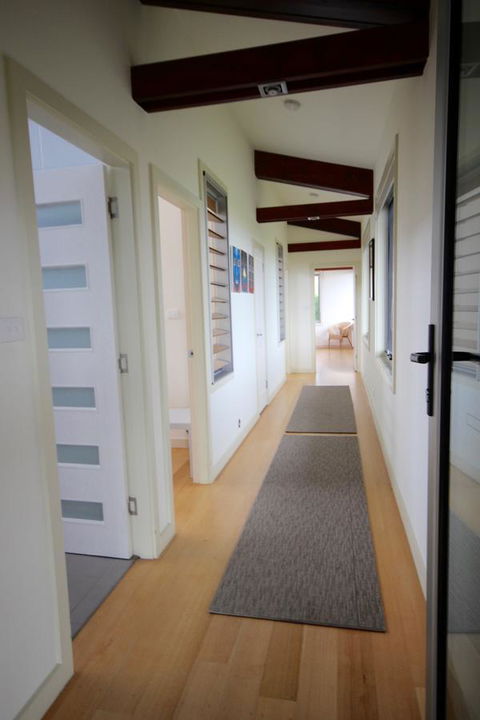 Turnstone Beach House - Accommodation Guide 9