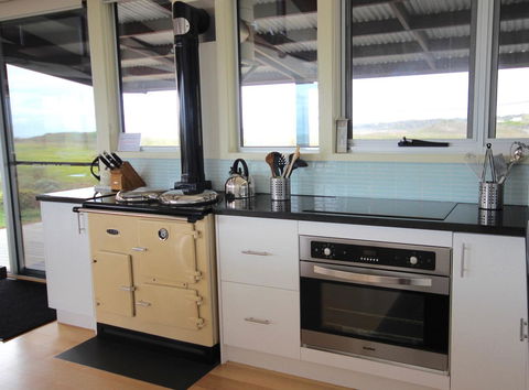 Turnstone Beach House - Accommodation Guide 5