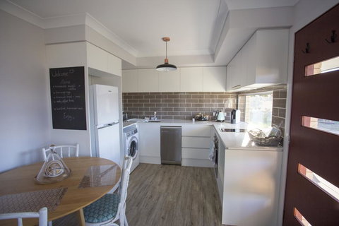 Gindanha - Accommodation Asia 2