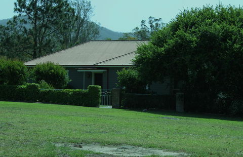 Mansfield Cottage Barrington - Accommodation Guide 1
