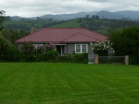 Mansfield Cottage Barrington - Accommodation Guide 0