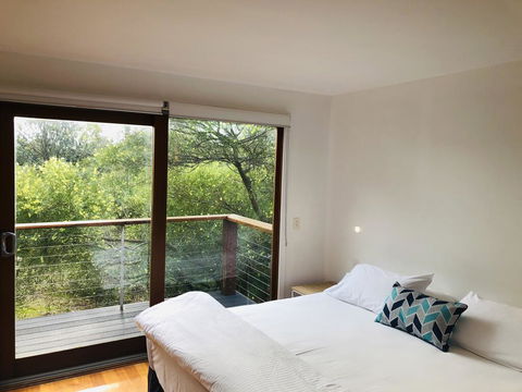 'Carinya' Coastal Cottage - Accommodation Asia 0