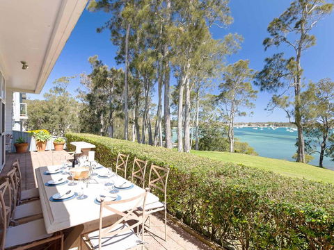 'Corlette Waterfront', 2/44 Danalene Parade - Waterfront Luxury, WIFI, Aircon, Boat Parking - Accommodation Asia 1