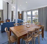 'Matilda' - Spacious  centrally located with great lake views - Accommodation Asia