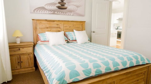 'RIVERSIDE RETREAT' 544 Ocean Drive, North Haven - Accommodation China 1