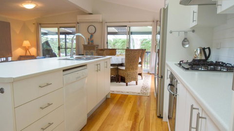 'RIVERSIDE RETREAT' 544 Ocean Drive, North Haven - Accommodation China 2