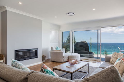 'Salt & Light' Mollymook - Accommodation Guide 3