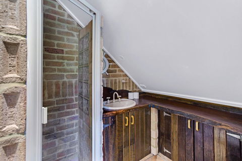 'Salt Wood' Cabin Style Retreat - Accommodation Asia 3