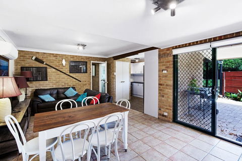 'Salt Wood' Cabin Style Retreat - Accommodation Asia 1