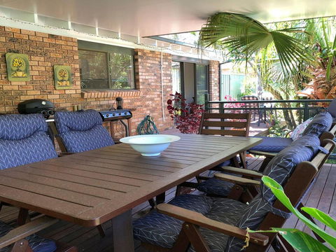 'Sandy Palms' 28 Moorooba Cr - Beautiful Home With Wifi, Air-con And Boat Parking - Accommodation Asia 2