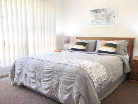 'Sandy Palms' 28 Moorooba Cr - Beautiful Home With Wifi, Air-con And Boat Parking - Accommodation Asia 1