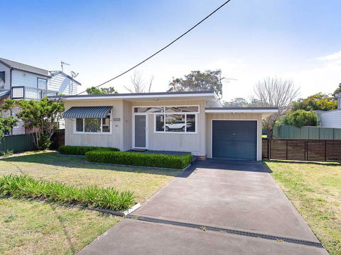 'Shoalz', 28 Rigney Street - Renovated Pet Friendly Cottage & Boat Parking - Accommodation Asia 0