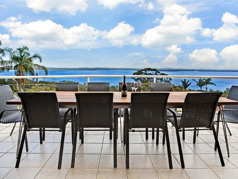 'The Bay', 25 Wallawa Rd - Huge Home With Aircon, Spectacular Views & Chromecast - Accommodation Asia 3