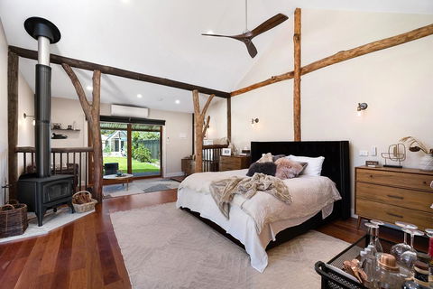 'The Coach House' At Lochiel - Accommodation Asia 1