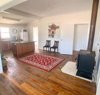 'The Wattles' - True Country Escape Near Wineries - Borenore - Accommodation Asia