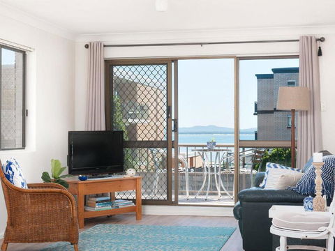 1 'BAHIA', 47 RONALD AVE - GREAT LOCATION WITH FILTERED WATER VIEWS - Accommodation Asia 3