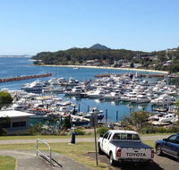 1 'Laman Lodge' 15 Laman Street - stunning air conditioned unit with water views and WIFI - Accommodation Asia