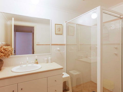 1 'Peninsula Waters', 2-4 Soldiers Point Road - Aircon, Pool & Massive Outdoor Area - Accommodation Guide 3