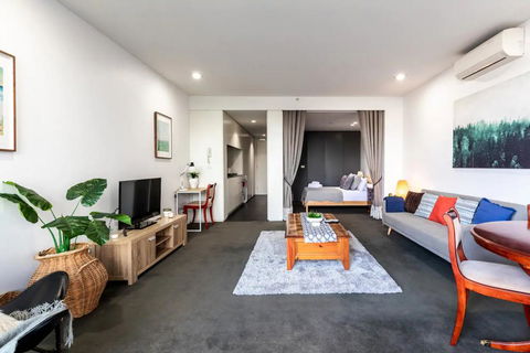 1 Bedroom Apartment In Prahran With Balcony - Accommodation Guide 0